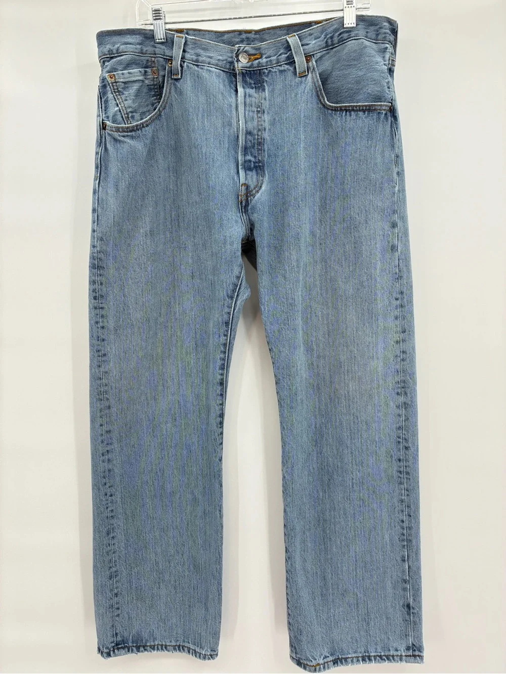 Levi’s Vintage 90s Men’s 501 Distressed Denim Jeans Button Fly Broken-In 35x29